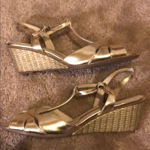 Naturalizer gold sandals size 12